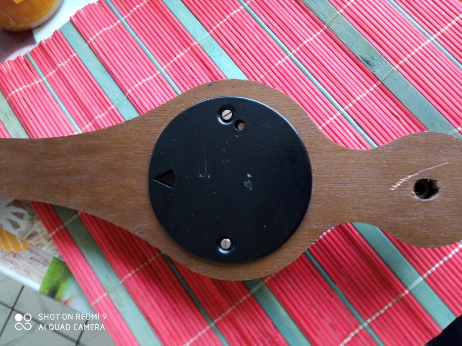 Немски барометър в дървена основа!