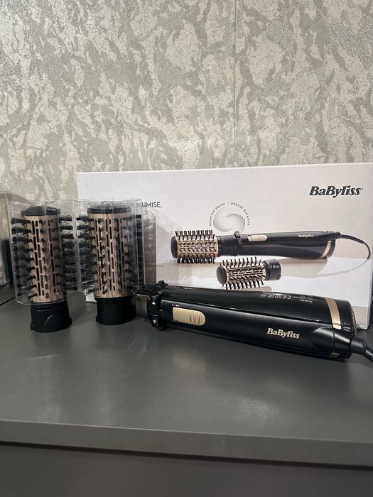 Маша-сешоар BaByliss с въртящи четки – почти нова, с гаранция