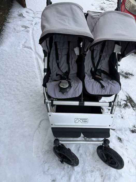 Cărucior gemeni Mountain Buggy – off-road, foarte rezistent
