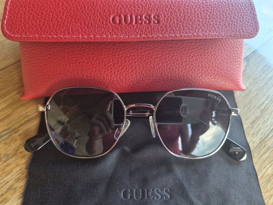 Guess очила хубави