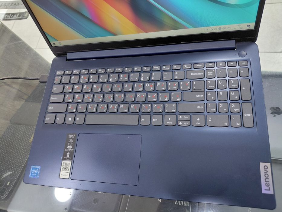 Lenovo ideapad 2025