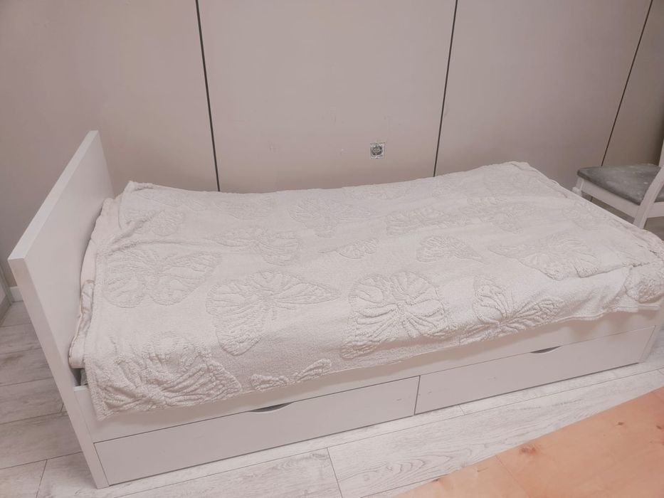 Продам кровати с матрасом