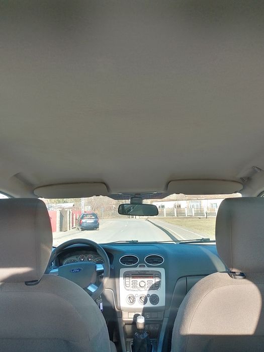 Vând Ford focus 2 1.4 benzina 2008 proprietar fiscal pe loc Citiți Tot