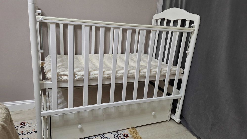 Детская кроватка