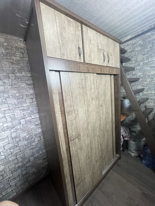 Продается шкаф купе с антрессолью в хорошем состоянии