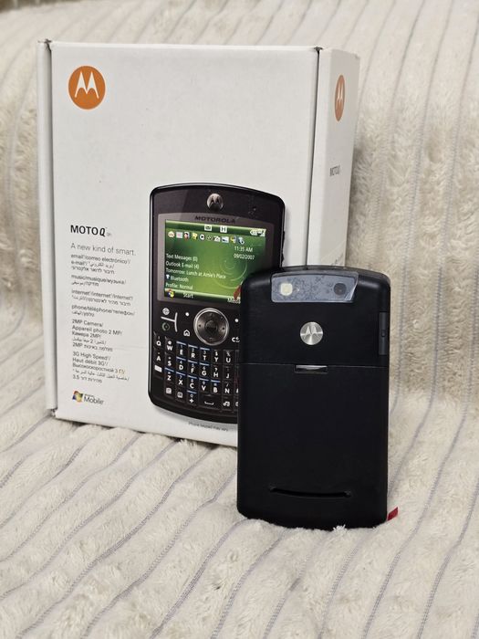 новый ретро Motorola Q9