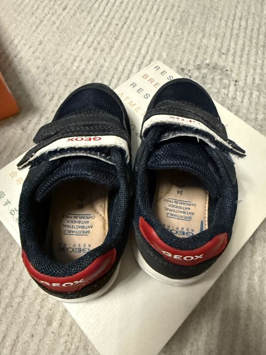 Кроссовки детские