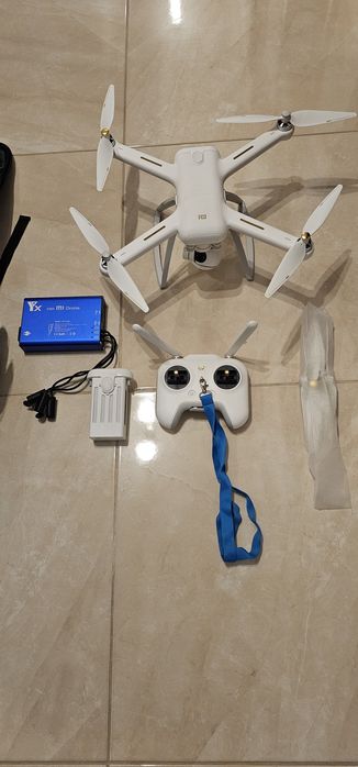 Drona Xiaomi Mi Drone 4K + Samsung Galaxy A40