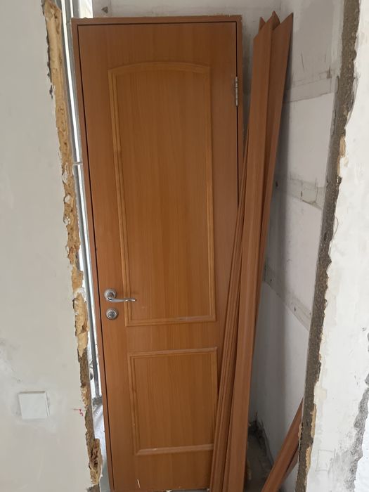 Продам межкомнатую дверь 60