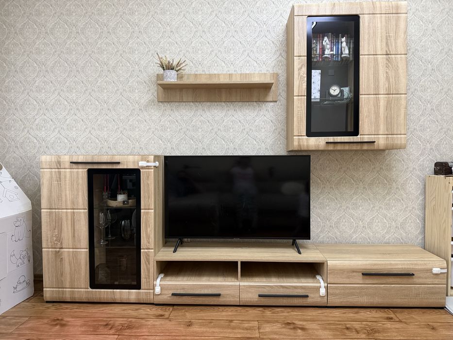 Продам стенку в зал