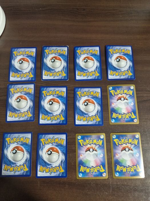Set de pokemon rare si originale in cutia originala
