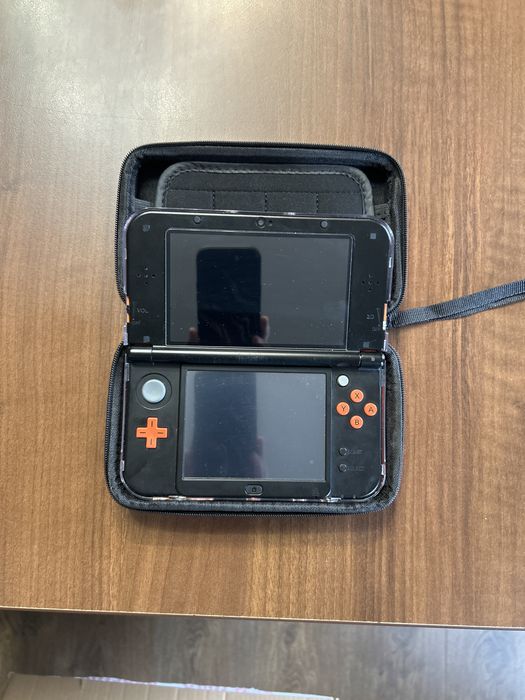 New  nintendo 3ds xl modat cu card de 64 gb