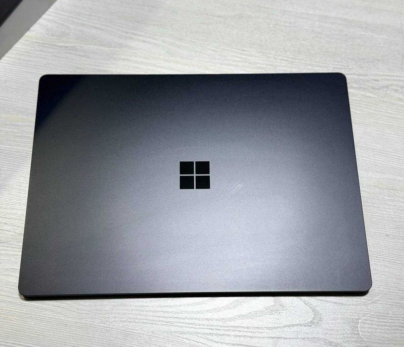 Surface Laptop 3 carbon 13.5” 2K IPS Sensor I7-1065G7 16GB/256GB NVMe