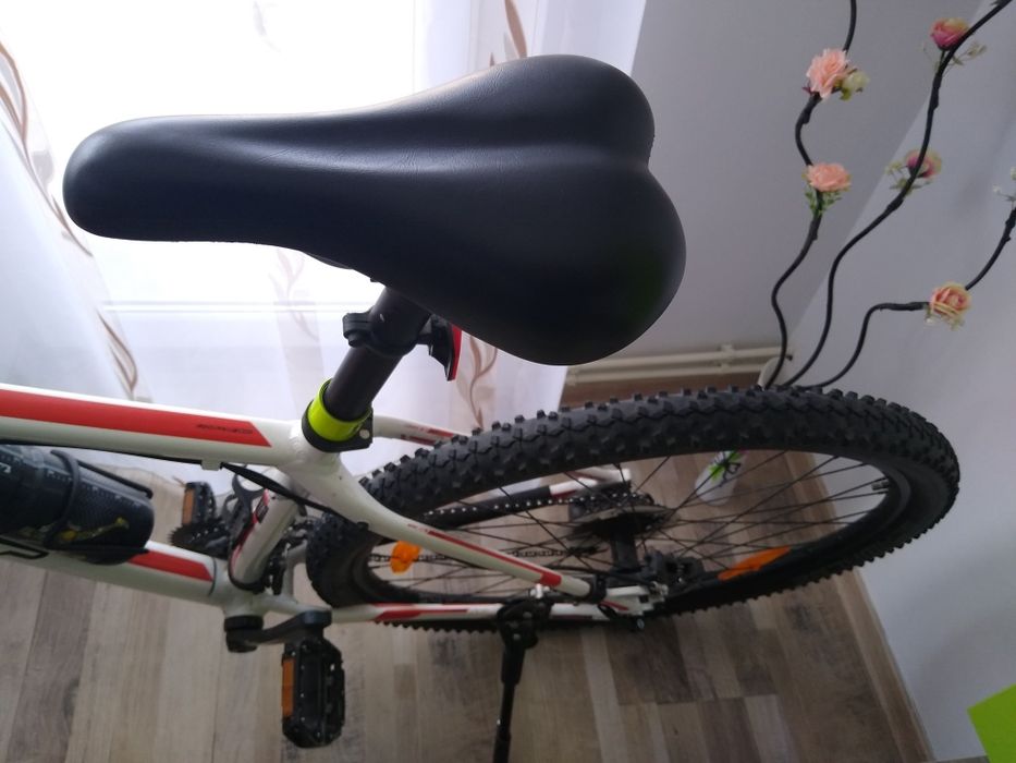 Félt 29 cu acte mărime m preț fix.fix.fix