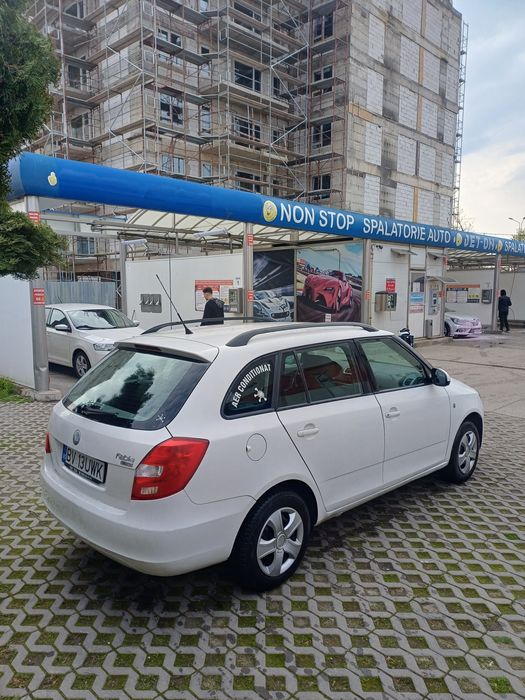 Vand Skoda Fabia 2010 motor 1.2 benzina