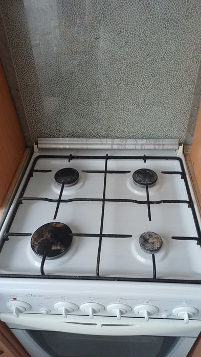 Продам газовую плиту