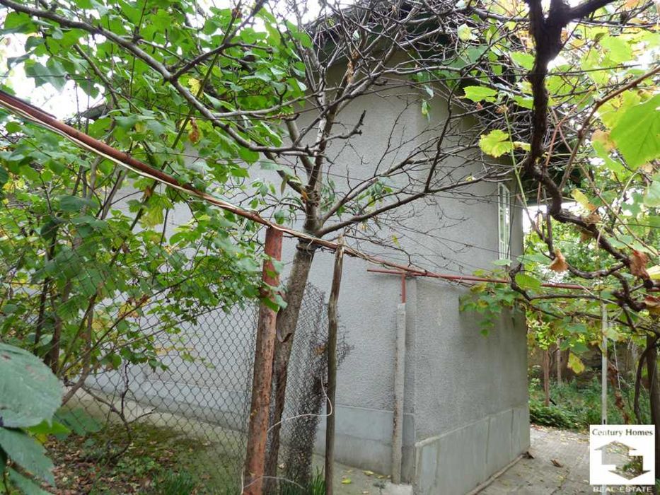 115929 Къща с равен двор в с. Беляковец, на минути от Велико Търново