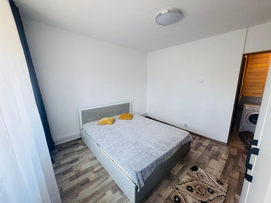 Inchiriez apartament 2 camere decomandat