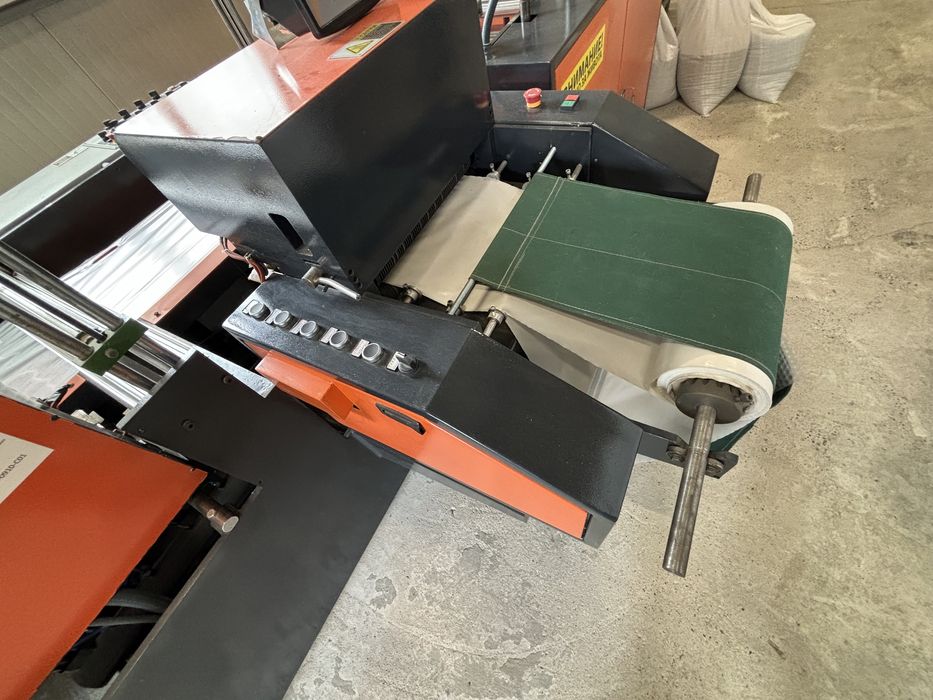 Машина лепачка за пликове