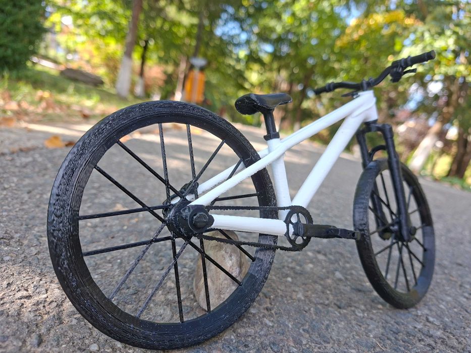 Bicicletă proiectată și printată 3D