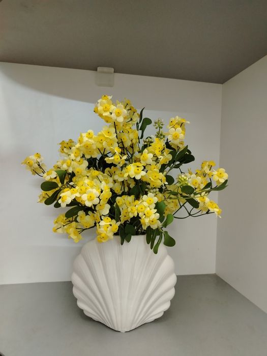 Искусственный цветы и растения