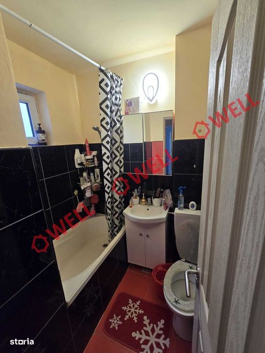 De vânzare apartament cu 3 camere în loc. Baraolt, Cal. Trandafirilor