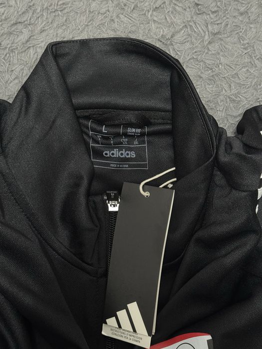 Trening adidas sintetic nou cu aticheta