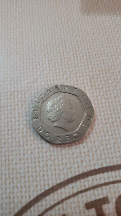 Продам монеты разные