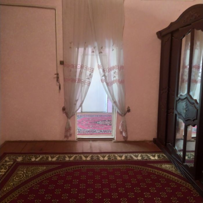 Uy turar jou Buxoro viloyati Vobkent tumanida. 22 sotiq,18 xonasi bir.