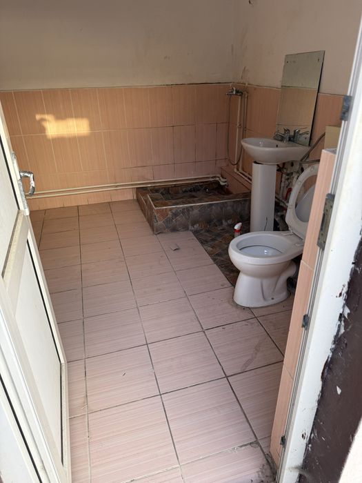 Casa de Inchiriat +Hala de 80MP ( Ideala pentru afaceri sau muncitori