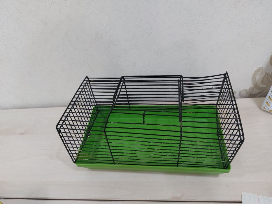 Маленькая клетка для хомяка