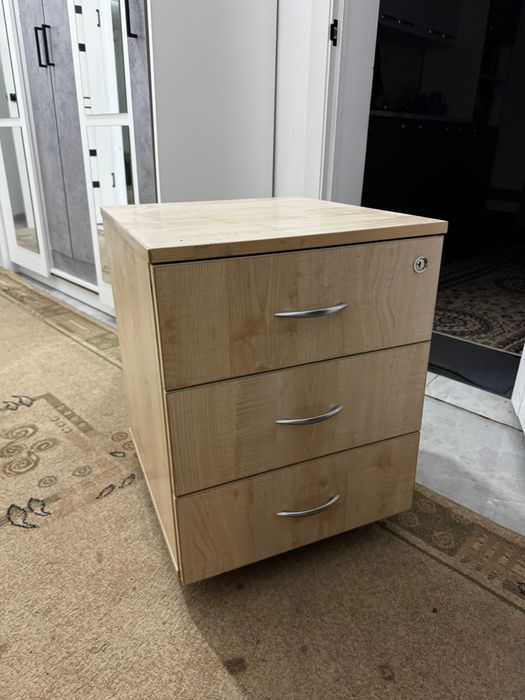 Проодам тумбоску