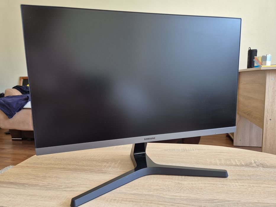 Samsung monitor plat 23.8 inch Full HD