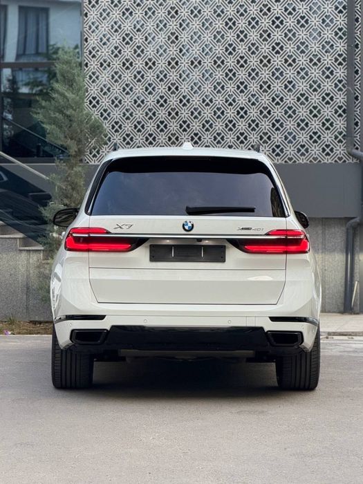 Bugun sotuvimizda BMW X7 40i