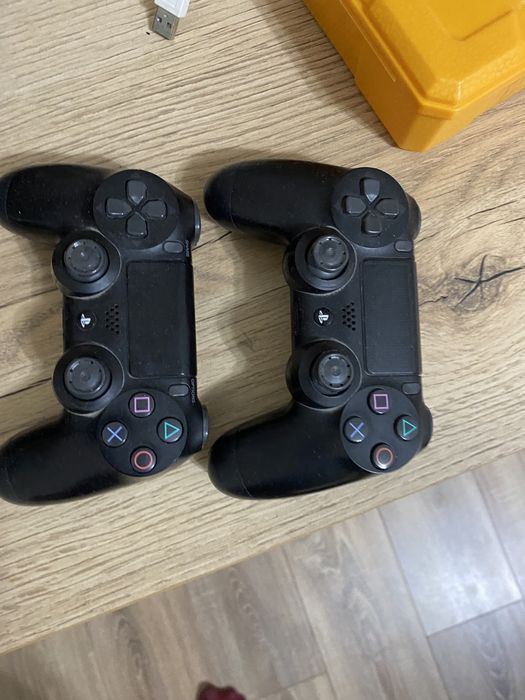 Продается пс 4 в хорошем состоянии