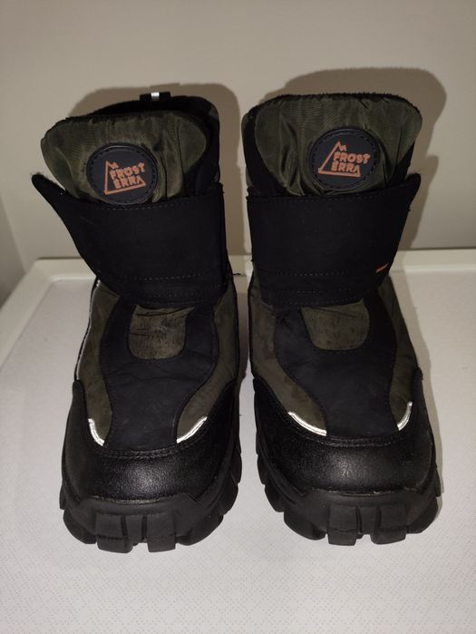 Продам зимние детские ботинки для мальчика