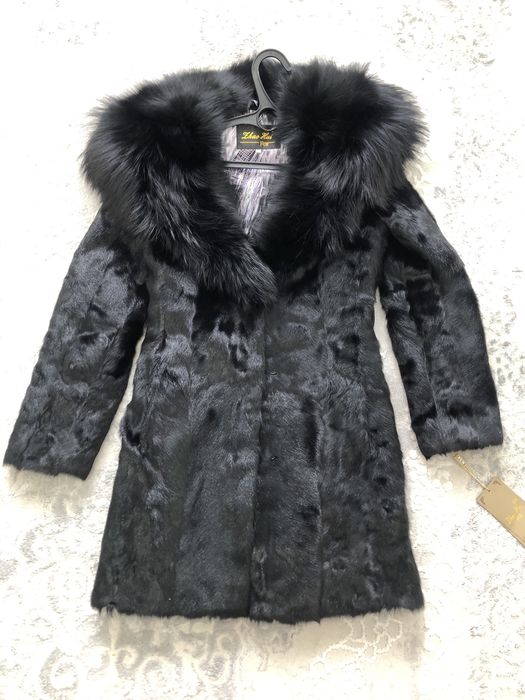 Продам шубу размер 42-44 маломерит