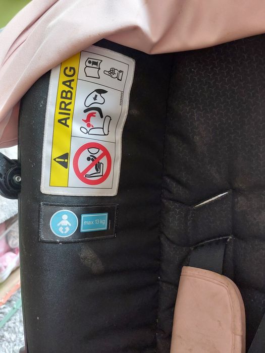 Vând cărucior  si scaun de mașină Donna 2 in 1
