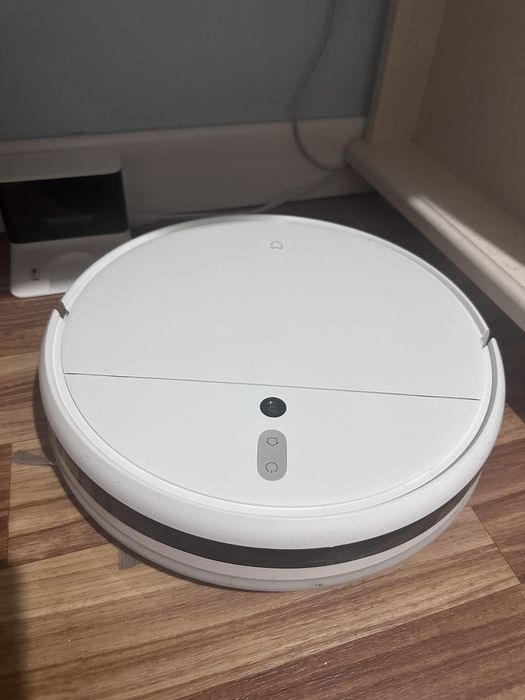 Робот пылесос vacuum Xiaomi