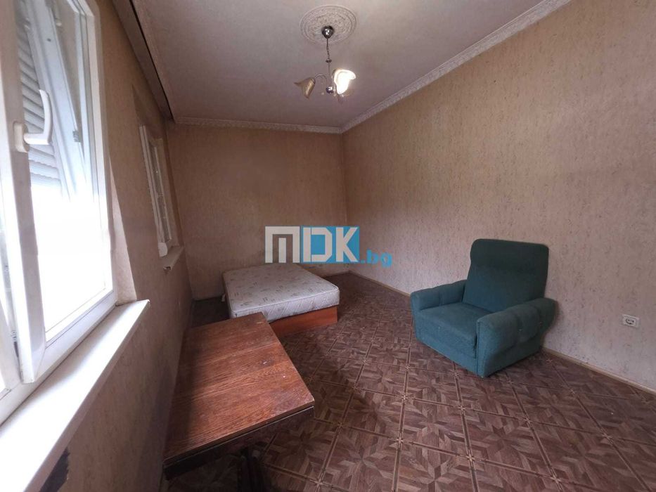 Голям 3-стаен среден етаж Въстанически