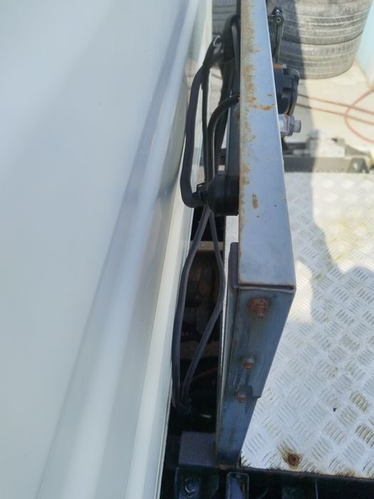 Компресор и каросерия за влекач