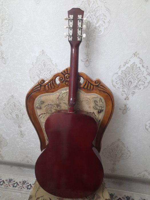 Акустическая гитара