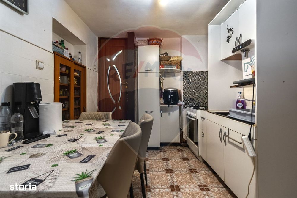 Casa Compusa Din 2 Apartamente, Scheii Brasovului| Comision 0