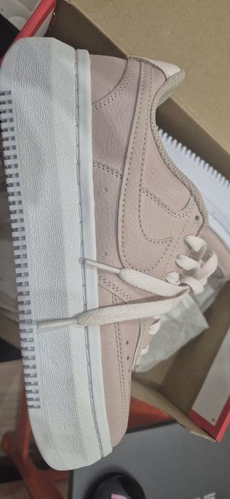 Дамски Кецове NIKE Court Vision Alta 37.5