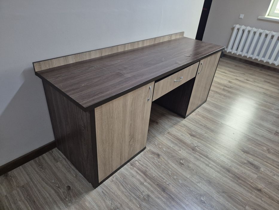 Продам офисный стол