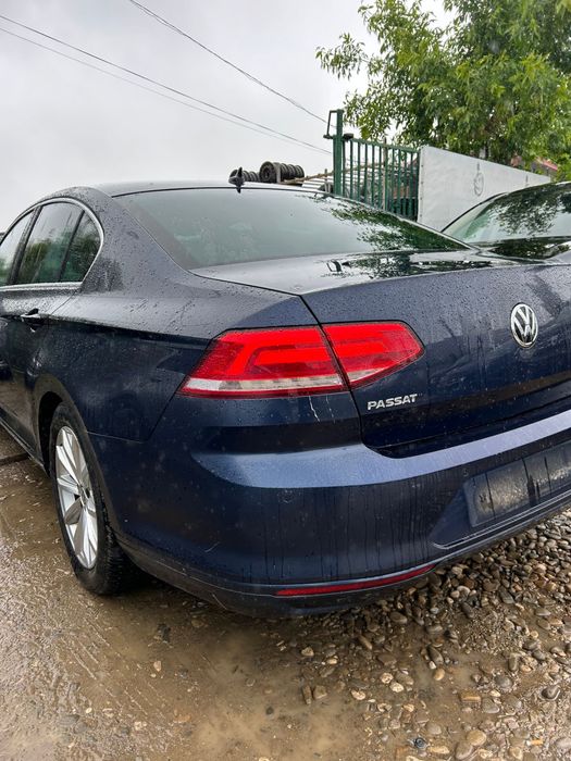 Stop stânga caroserie Volkswagen Passat B8