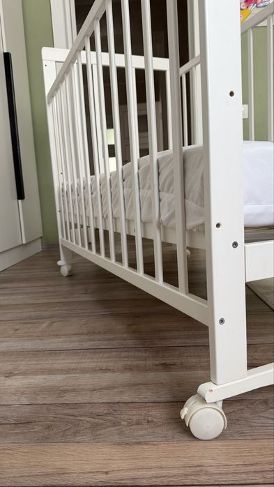 Продам детскую кровать с матрасом