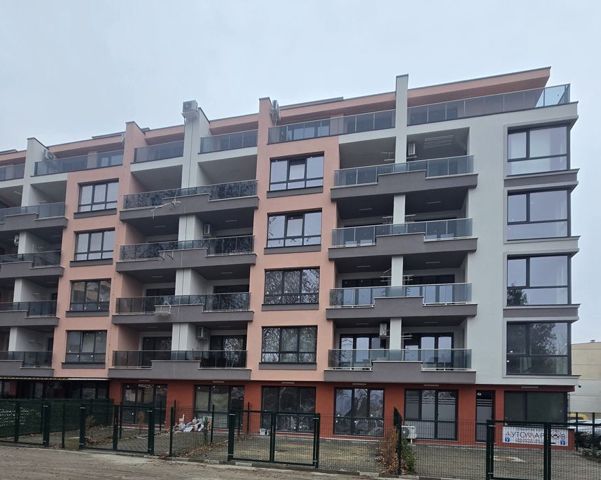 Продава се Двустаен апартамент в Пловдив, Кючук Париж - 61 кв.м за 1129 €/кв.м - Снимка #1