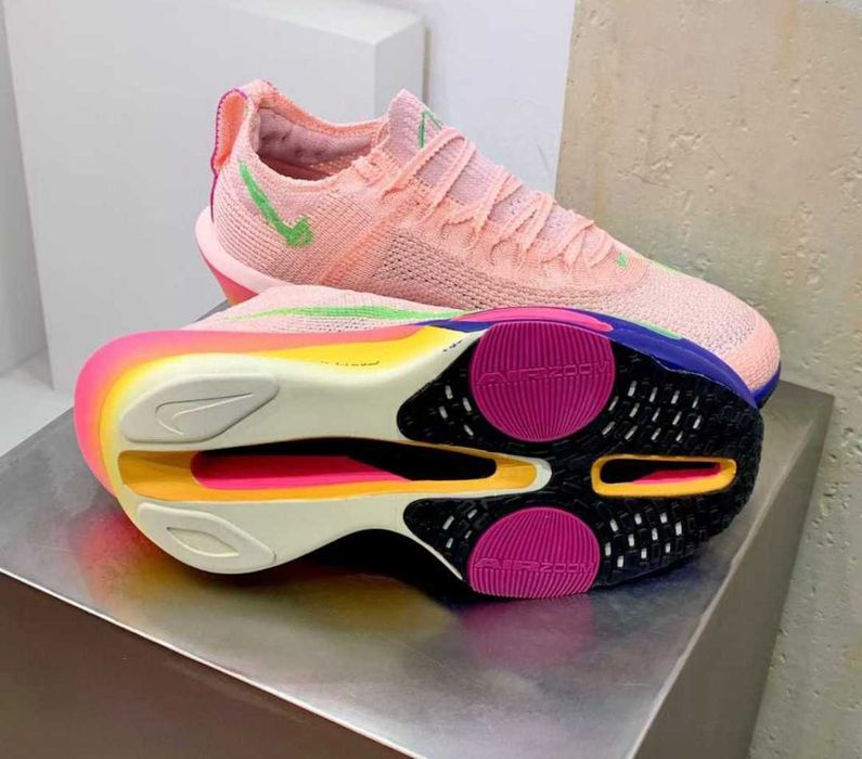 Продавам нови дамски маратонки Nike Alphafly 3 'Eliud Kipchoge