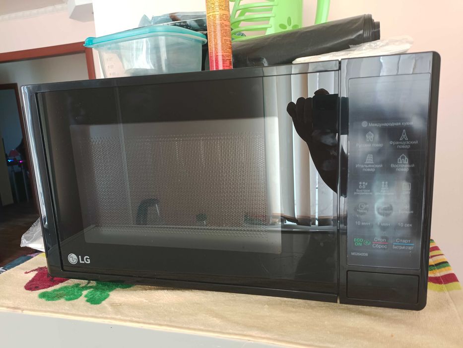 Микроволновая печь LG MS2042DB